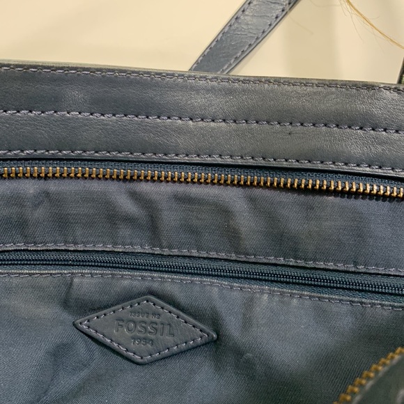 Fossil Woman’s Emma Leather Tote - Picture 13 of 15